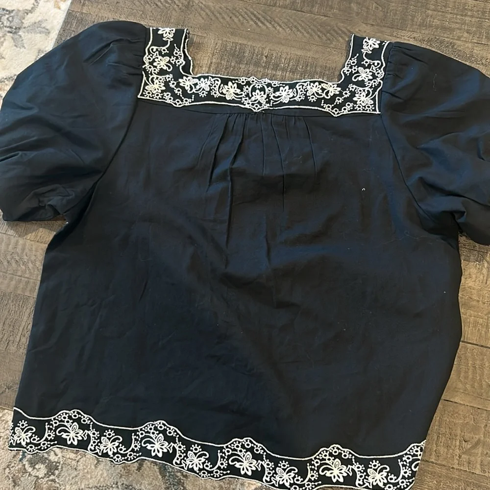 Anthropologie Embroidered Linen Tunic Top Black White Boho Cottagecore Summer L